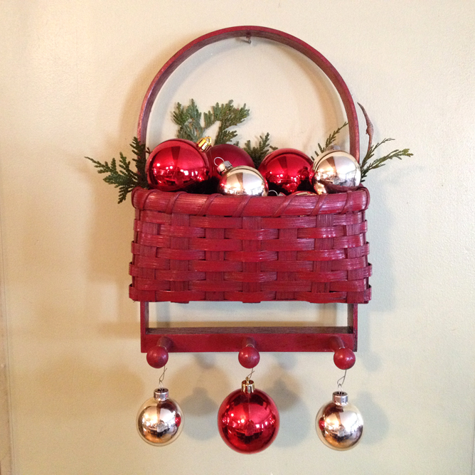 Christmas Pegged Key Basket