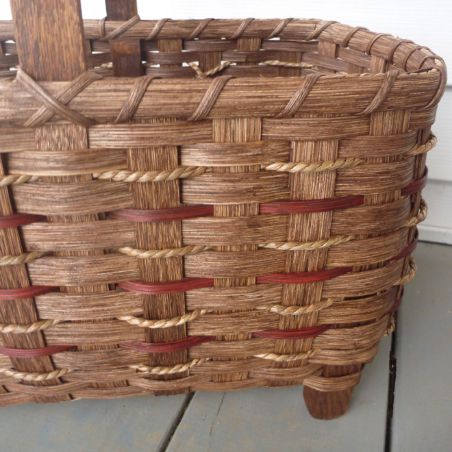 Colonial Chairside Basket