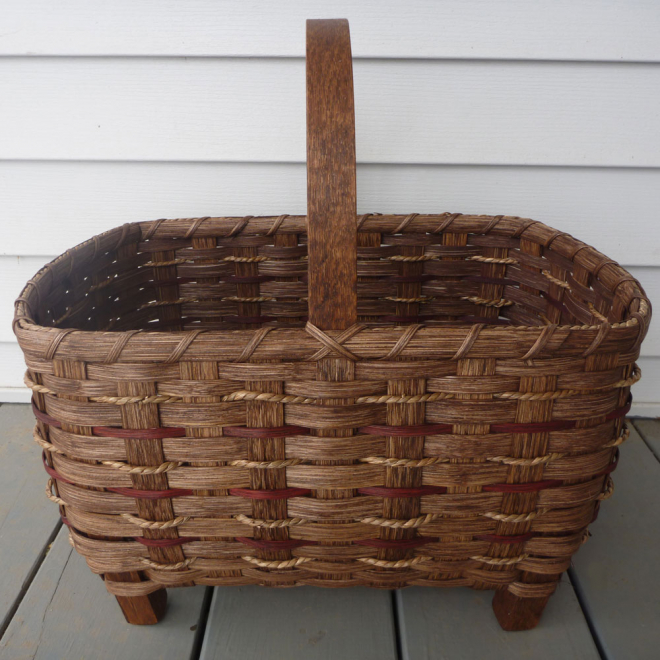 Colonial Chairside Basket
