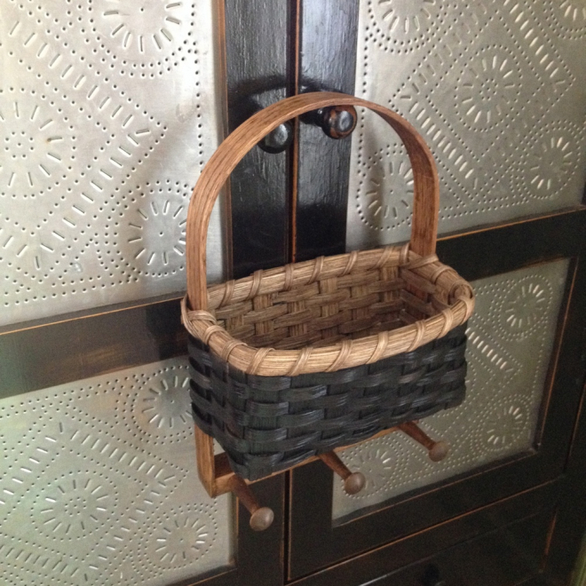 Pegged Key Basket